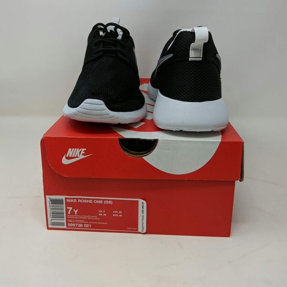 Nike Youth Roshe One (GS) - Picture 2 of 8